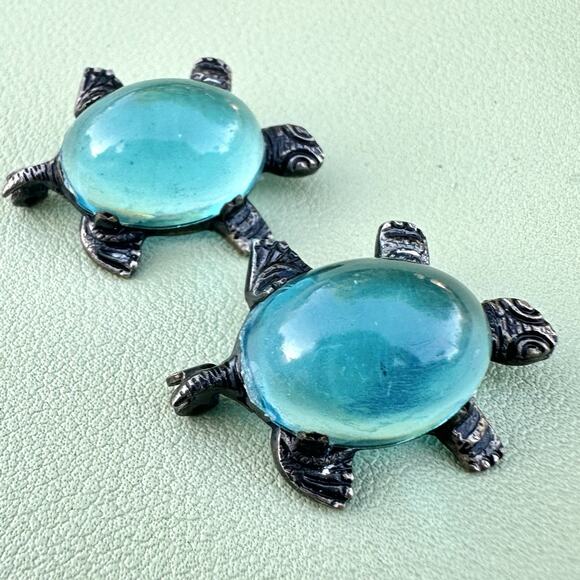 Vintage Jelly Belly Turtle Scatter Pins Pair Aqua Blue Ocean Mermaidcore Seacore - Picture 1 of 5
